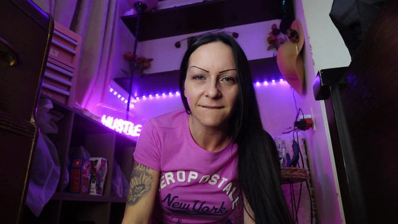 Raven Willow: Svázaná Potrestána na mé podlaze