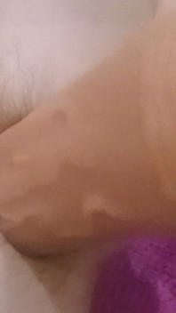Dubur dildo besar selamba dengan banyak ternganga