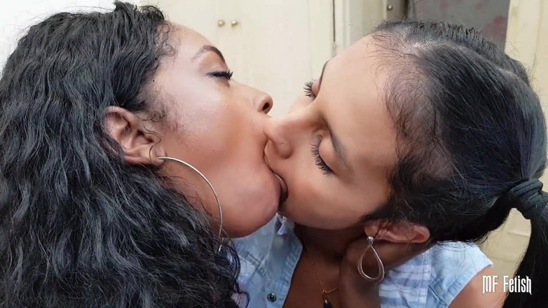 Sapphic Latinas: Moje usta są słodsze niż cukierki