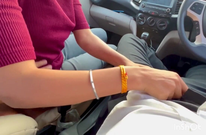 My_Baby: Дезі дівчина робить мінет своєму хлопцеві в машині