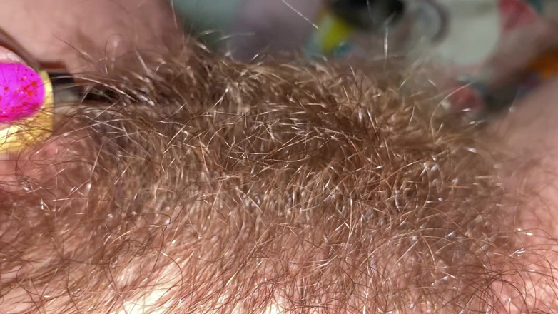 Cuteblonde666: Brushing My Bush