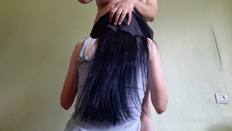 Lesbian-candys: Saya Memberikan Cunnilingus Kepada Ibu Tiri MILF Saya Apabila Suaminya...