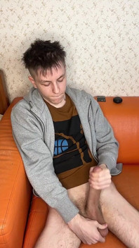 18-year-old's Creamy Dick Burst
