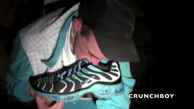 Sneaker gay: Sneaker humiliation for Greg