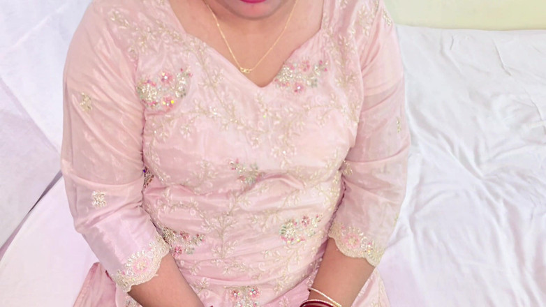 sweetpriya01: Üvey annemi gerçek edepsiz sesle sert sikiyorum