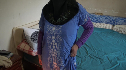 Souzan Halabi: Arap yarak düşkünü evli kadın üvey oğlu tarafından sert sikiliyor