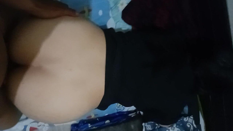 Famly sex: Estilo perrito angelasiano, coño blanco, virgen estrecho