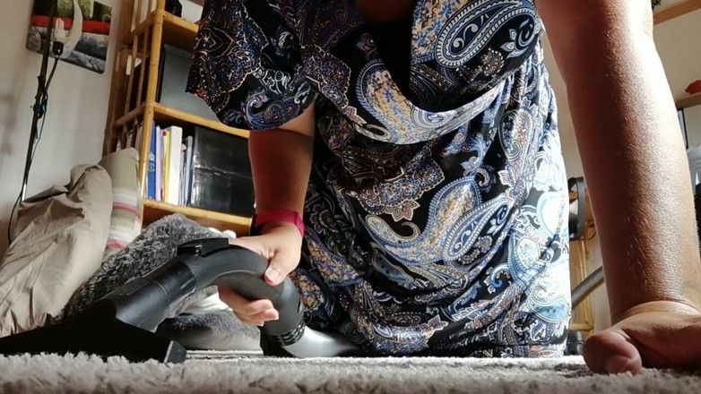 Nicoletta Embassi: Deep Cleaning Carpet, Bare Feet, and Vacuum Cleaners at Full...