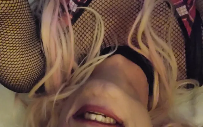 Jasmine Sub: Sissy Crossdresser Plays by Herself