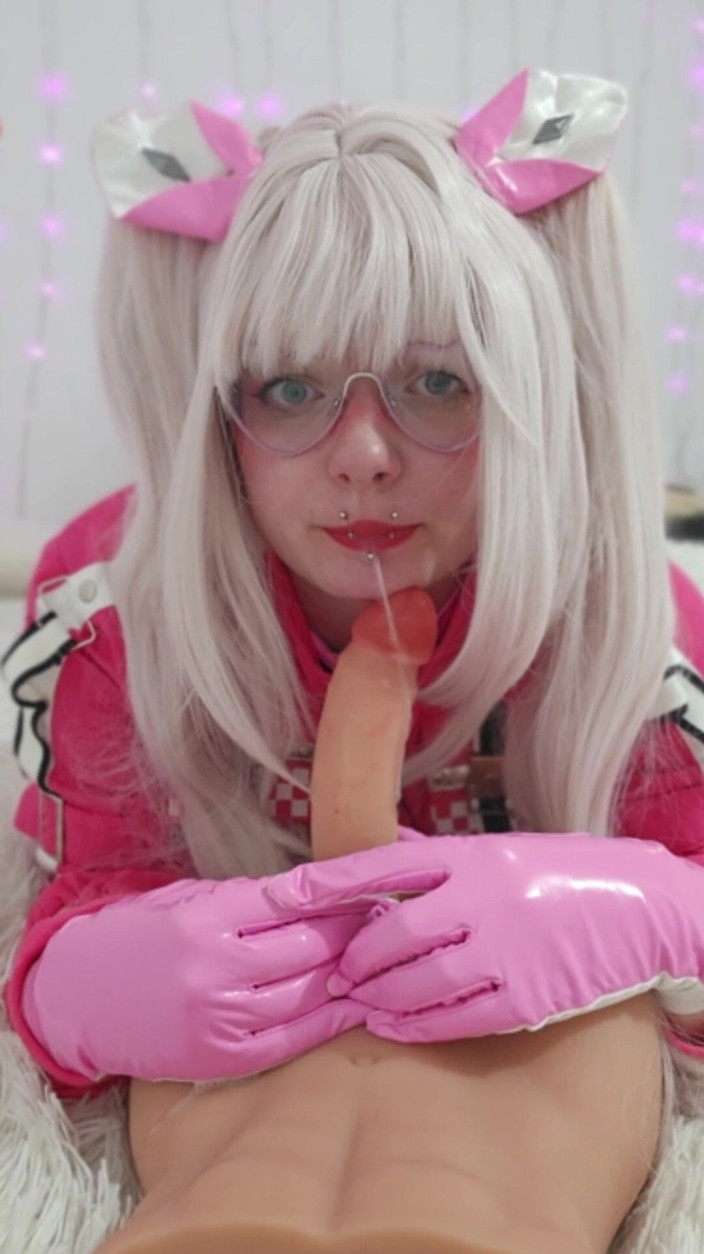 Laska le roomba: Alice Sucks a Good / Alice Nikke Cosplay