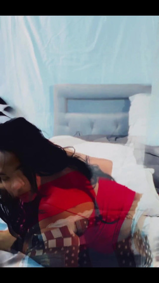 Lisa X Lopez: Merci Dieu pour l’été !