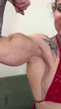 リー対ローマの筋肉比較