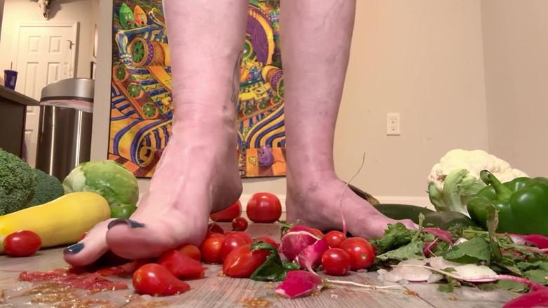 Peppermint Giantess: Storlek 16 fot kross med grönsaker