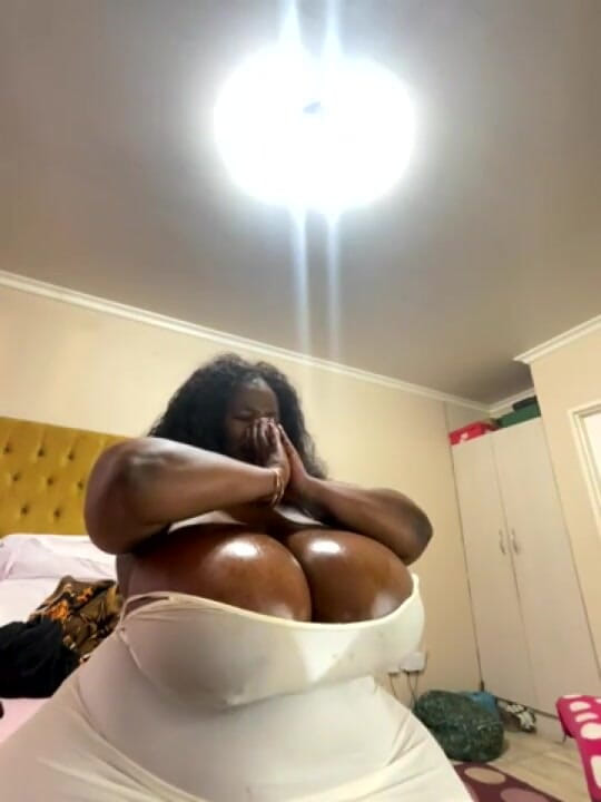 Legendary Booty Overdose: Gigantische kont bbw striptease en masturbatie