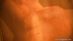 Eleganxia: Indisches küken zeigt ihren körper beim strippen