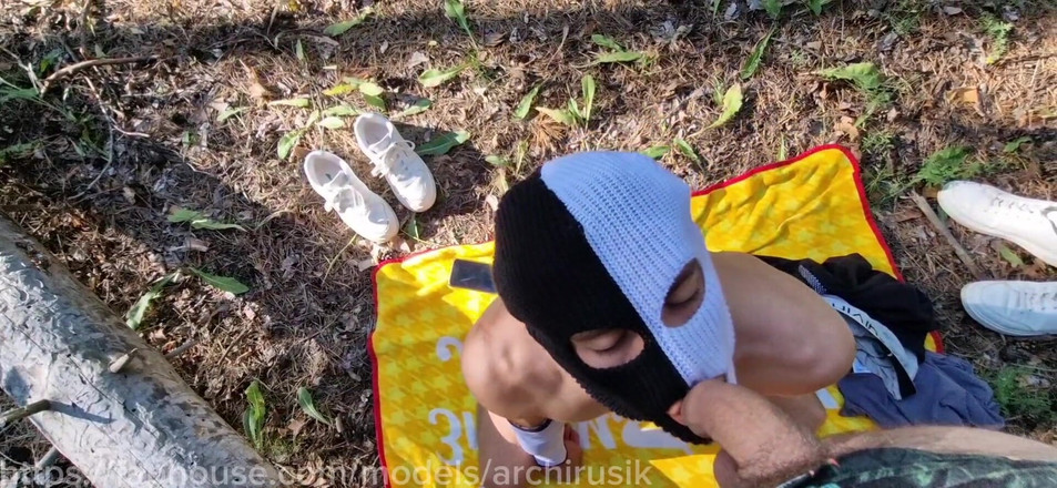 ArchiRusik: Emo si cewek kembar super sange lagi asik orgasme sama...