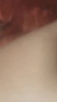 Une étudiante après être passée au club, filmée torride ! Cette étudiante aime sans préservatif ! Sexe maison réel