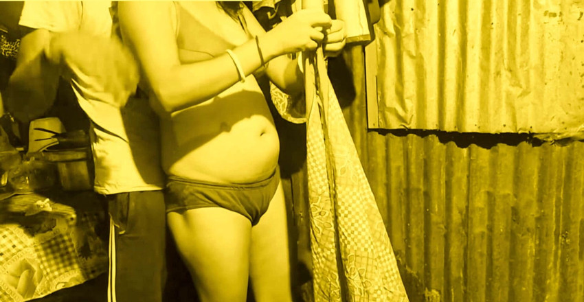 Teensex: Хардкорно трахає мою красиву бхабі в селі