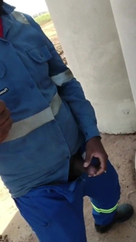 Eve gitmeden önce işçi bunu işe verir