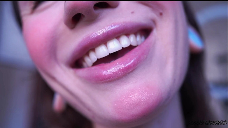 Rarible Diamond: Ciuman Lipgloss Basah Sticky