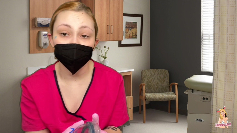 Lenna Lux: Suster nakal ini dientot habis-habisan