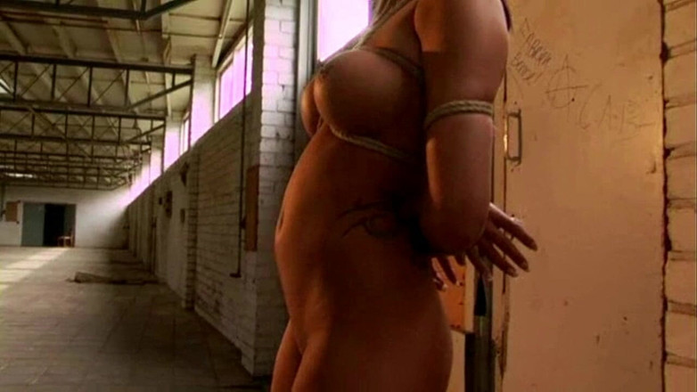 Submissed: Maya tam jen stojí