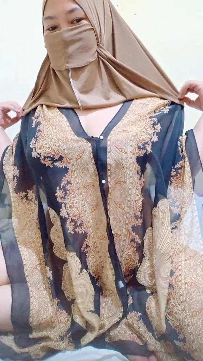 Vaginabig88: Chica del pueblo en hijab, parte 2