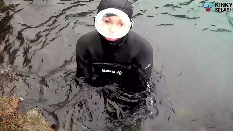 UKCuteGirl Lucy Lauren: Dive Mask Tease - Stroke to My Underwater Eyes
