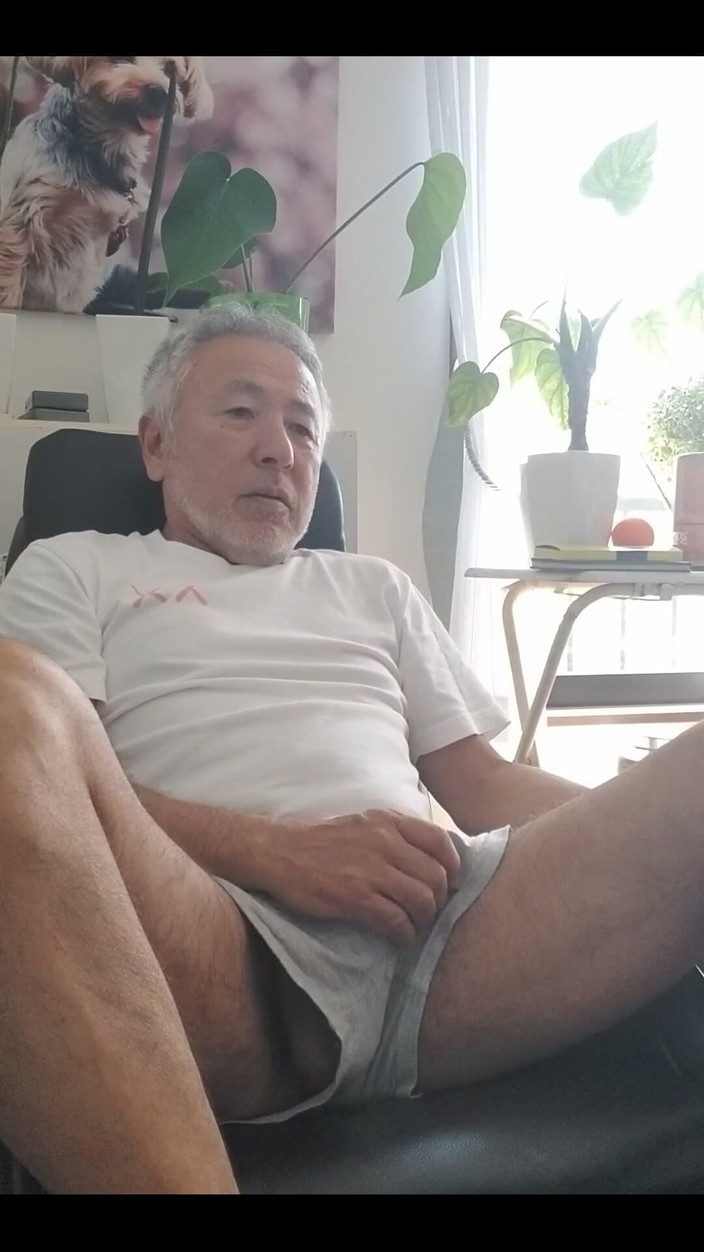 Japanese daddy: Một góc độ khác