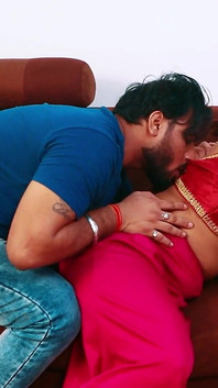 Istri seksi ini dientot habis-habisan sama teman suaminya sendiri