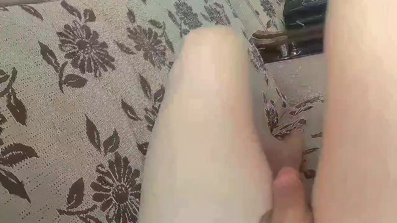 Kitty_Cross: Wanita seksi dengan punggung gelembung besar crossdresser jalang comel sissy...