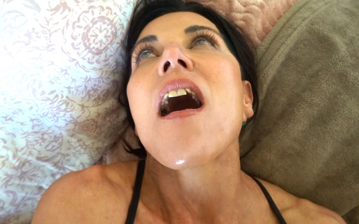 Goddess zephy: Yani beni sikmek mi istiyorsun?