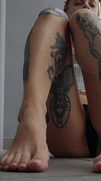 Adorate i miei piedi ed il succoso