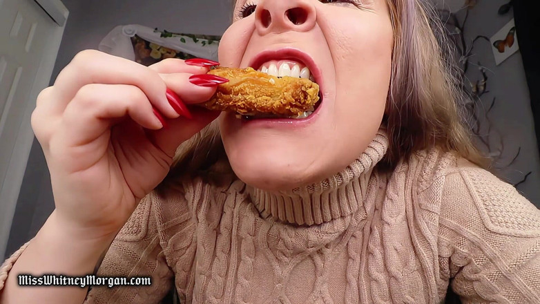 Miss Whitney Morgan: Miss Whitney Morgan: Ăn thịt gà chiên asmr