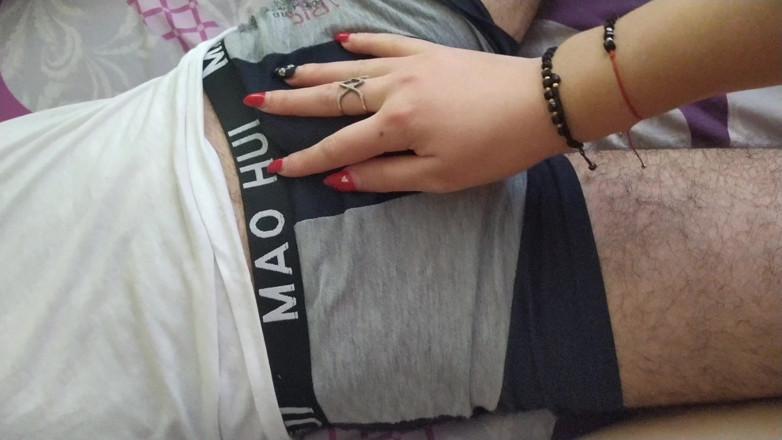 Teen and Milf Female Sex: My girlfriend takes advantage of me in the room and...