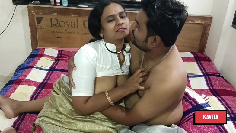 Kavita _zawazawi: 德西印度夫妇热情的霍尼特写穿着纱丽做爱，热接吻性爱，肮脏的口交，穿着纱丽泰米尔阿姨的有趣性爱