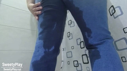 SweetyPlay: Peeing desperation wetting jeans