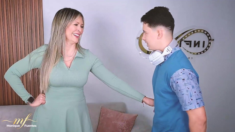 Monique Fuentes: 经验不足的继子被他变态的继母狠操 - monique fuentes和Lian Grey