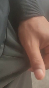 팬티 위에 만져