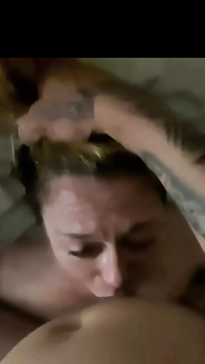 Crystal: 그녀의 보지를 빨아