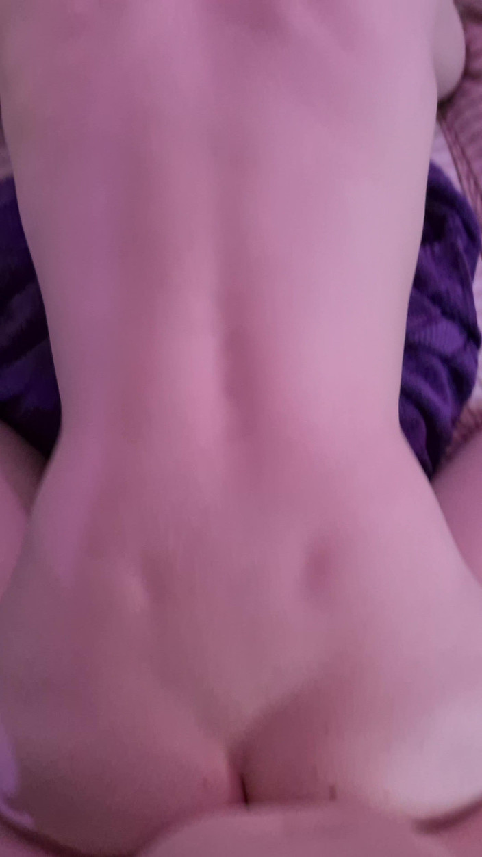 PrincessKitti3: 第一人称视角 大声地操一个变性人妻的菊花