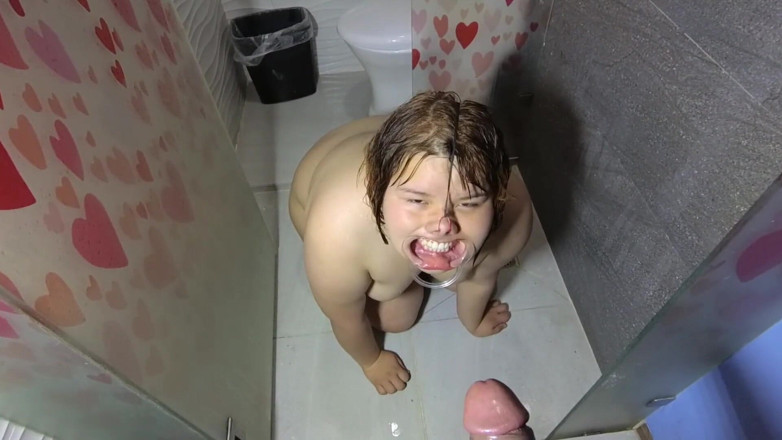 Sado Hentai: Aku kencing di wajahnya, aku meludahi wajahnya dan aku crot...
