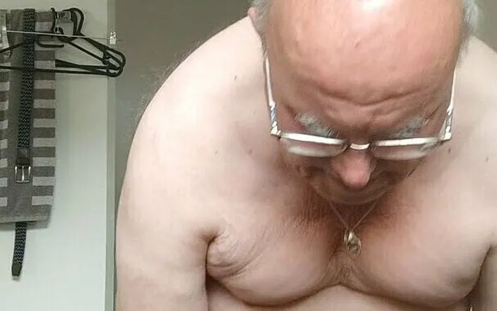 Karlchengeil: The Belt and the Balls