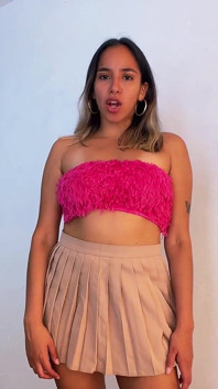 Garota popular intimida você - tire a roupa porque eu disse isso (menina pirralha, humilhação virgem)