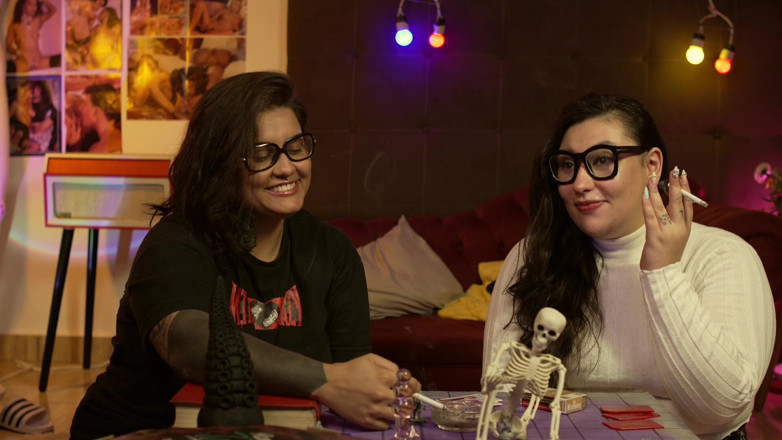 Gordelicias: Smoking Fetish! Two Hot Women Smoking and Talking About Their...