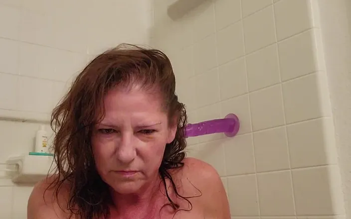 EliteLadyS: Naughty American MILF Bathtub Dildo Play