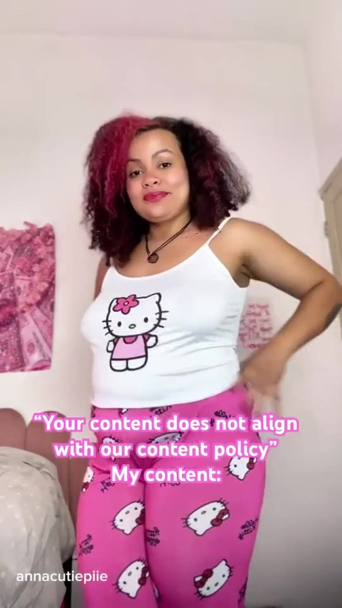 Cutiepiie Chubby: Сексуальная чернокожая с большой задницей громко пердит для тебя