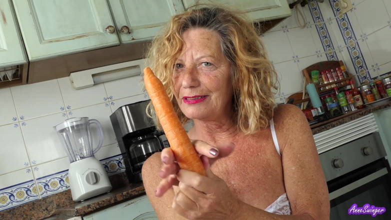 Anne Swinger: Nấu ăn, tôi còn một củ cà rốt? Tôi phải làm...