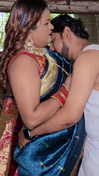 Inder zwei jungs ficken bhabhi