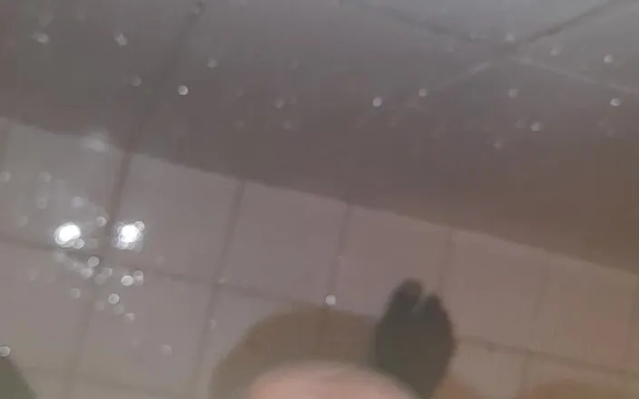 Black guy: Jerking off S6 E5